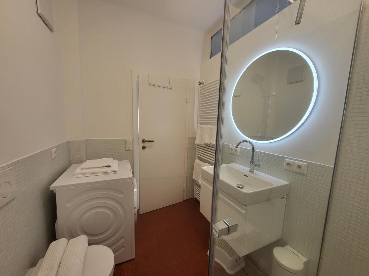 Orange Flat By Grazrentals Highest Standard & Free Parking Екстериор снимка