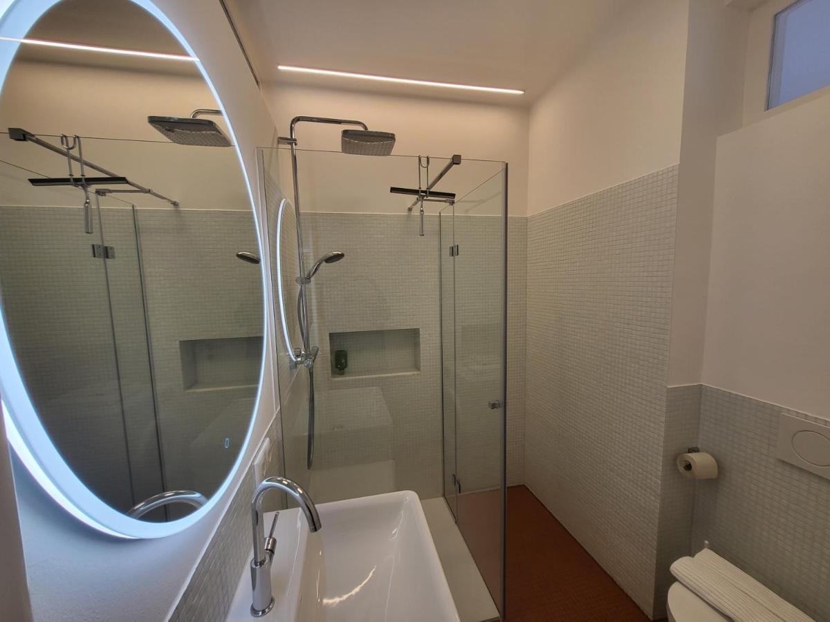 Orange Flat By Grazrentals Highest Standard & Free Parking Екстериор снимка